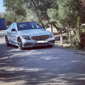 Mercedes-Benz C300 2015