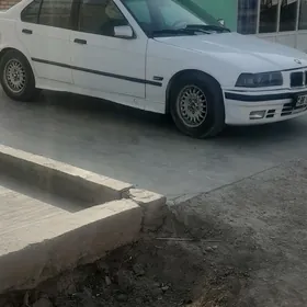 BMW 320 1992