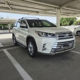 Toyota Highlander 2019