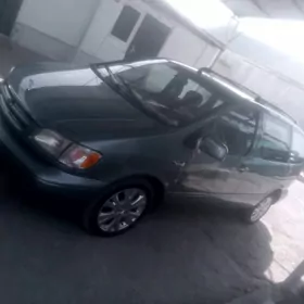 Toyota Sienna 1999