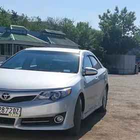 Toyota Camry 2014
