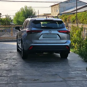 Toyota Highlander 2020