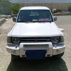 Mitsubishi Pajero 1999