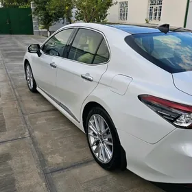 Toyota Camry 2021