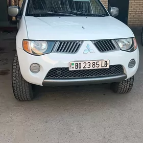Mitsubishi L200 2008