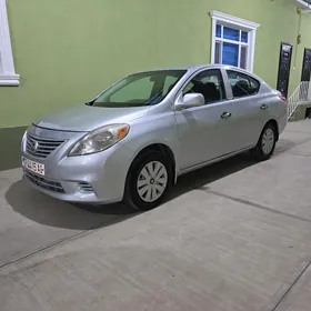 Nissan Versa 2011