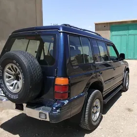 Mitsubishi Montero 1996