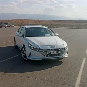 Hyundai Elantra 2021