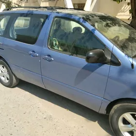 Toyota Sienna 2000
