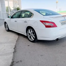 Nissan Maxima 2010
