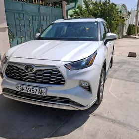 Toyota Highlander 2021