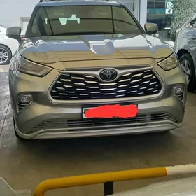 Toyota Highlander 2020