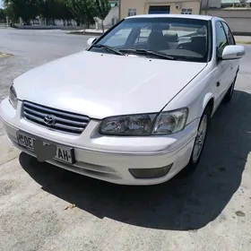Toyota Camry 2001