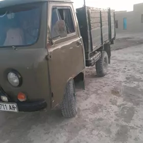 UAZ 452 1986