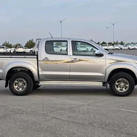 Toyota Hilux 2015