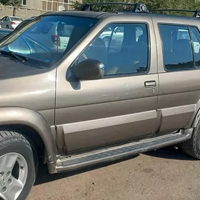 Infiniti QX4 2000