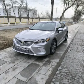 Toyota Camry 2018