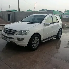 Mercedes-Benz ML350 2005