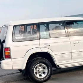 Mitsubishi Pajero 1993