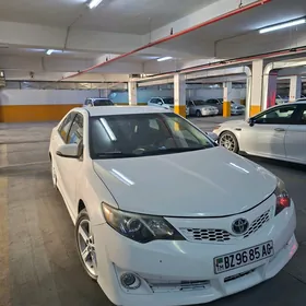 Toyota Camry 2012