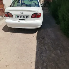 Nissan Primera 2000