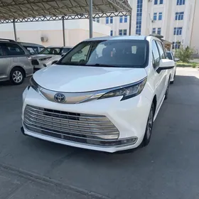 Toyota Sienna 2021