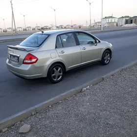 Nissan Tiida 2006