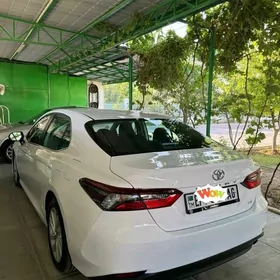 Toyota Camry 2022