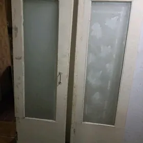 двери