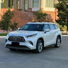 Toyota Highlander 2022