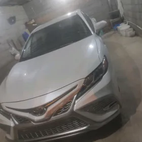 Toyota Camry 2020