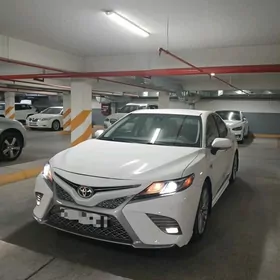 Toyota Camry 2018