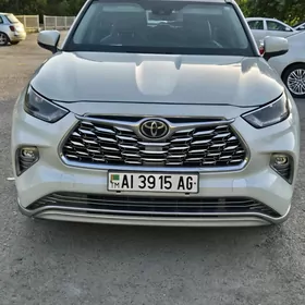 Toyota Highlander 2021