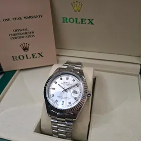 Rolex dili akyp işleýär