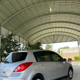Nissan Versa 2011