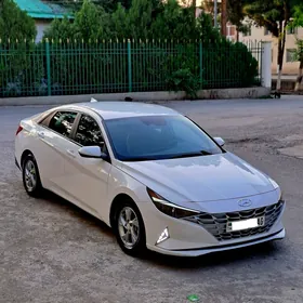 Hyundai Elantra 2021