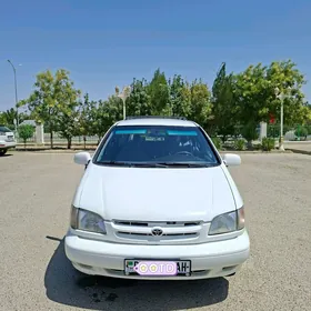 Toyota Sienna 2000