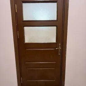 двери