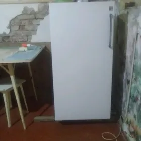советский холодильник