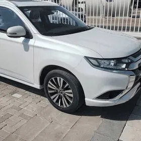 Mitsubishi Outlander 2022
