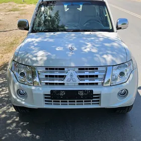 Mitsubishi Pajero 2013