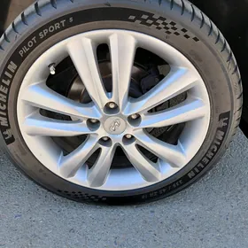 Michelin 235.45.18 4st
