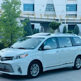Toyota Sienna 2018