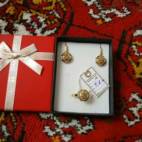 gyzyl kamplekt