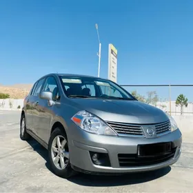 Nissan Versa 2012