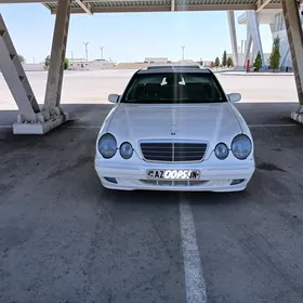 Mercedes-Benz E320 2000