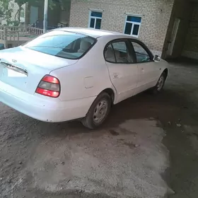 Daewoo Leganza 1998
