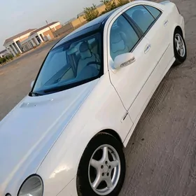 Mercedes-Benz E320 2003