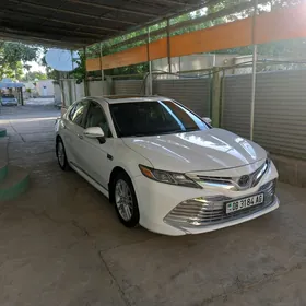 Toyota Camry 2018