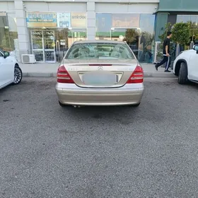 Mercedes-Benz C-Class 2001